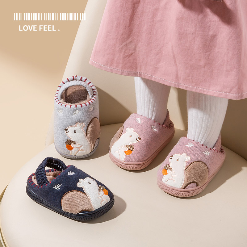 Kids Indoor Outdoor Slippers - MELITTDEER Chinelos internos para meninos e