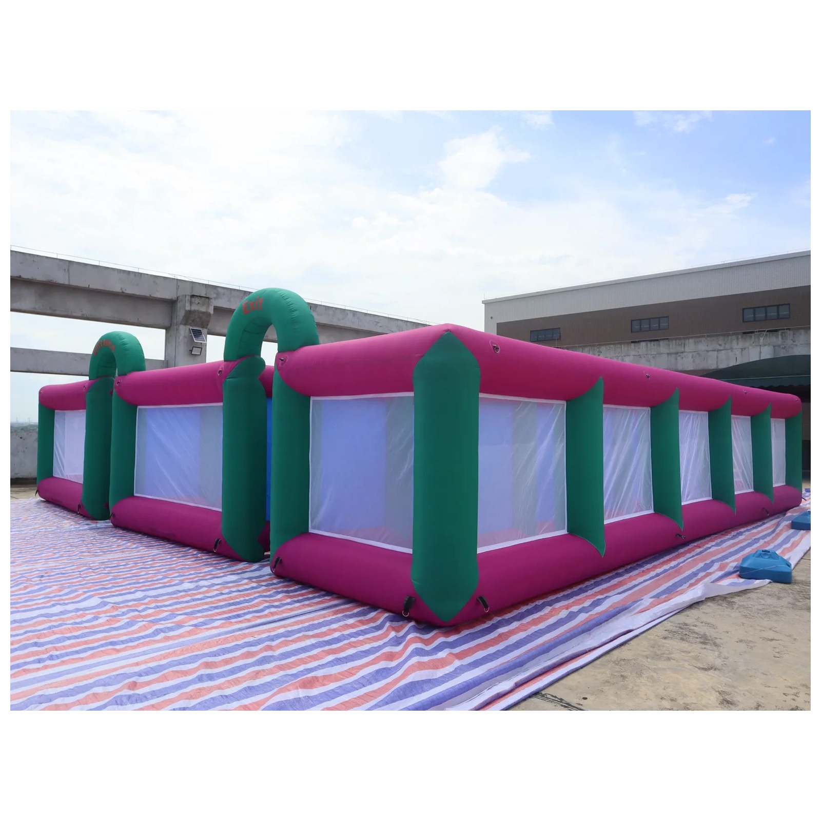 Grande Labirinto Inflável de M - Kids Outdoor Party Venue avaliação e preço